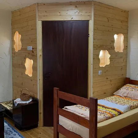 Konaciste Mali Izvor * Boljevac